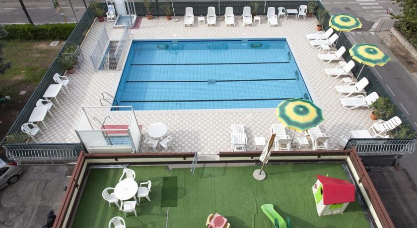 Hotel Oceanic Lido di Jesolo Ngoại thất bức ảnh